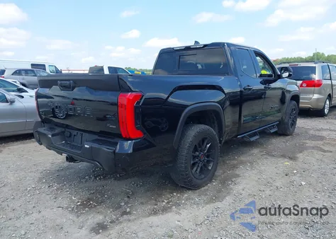 2024 Toyota Tundra Sr5 4Wd z USA, uszkodzony, nr VIN 5TFLA5DA5RX163743